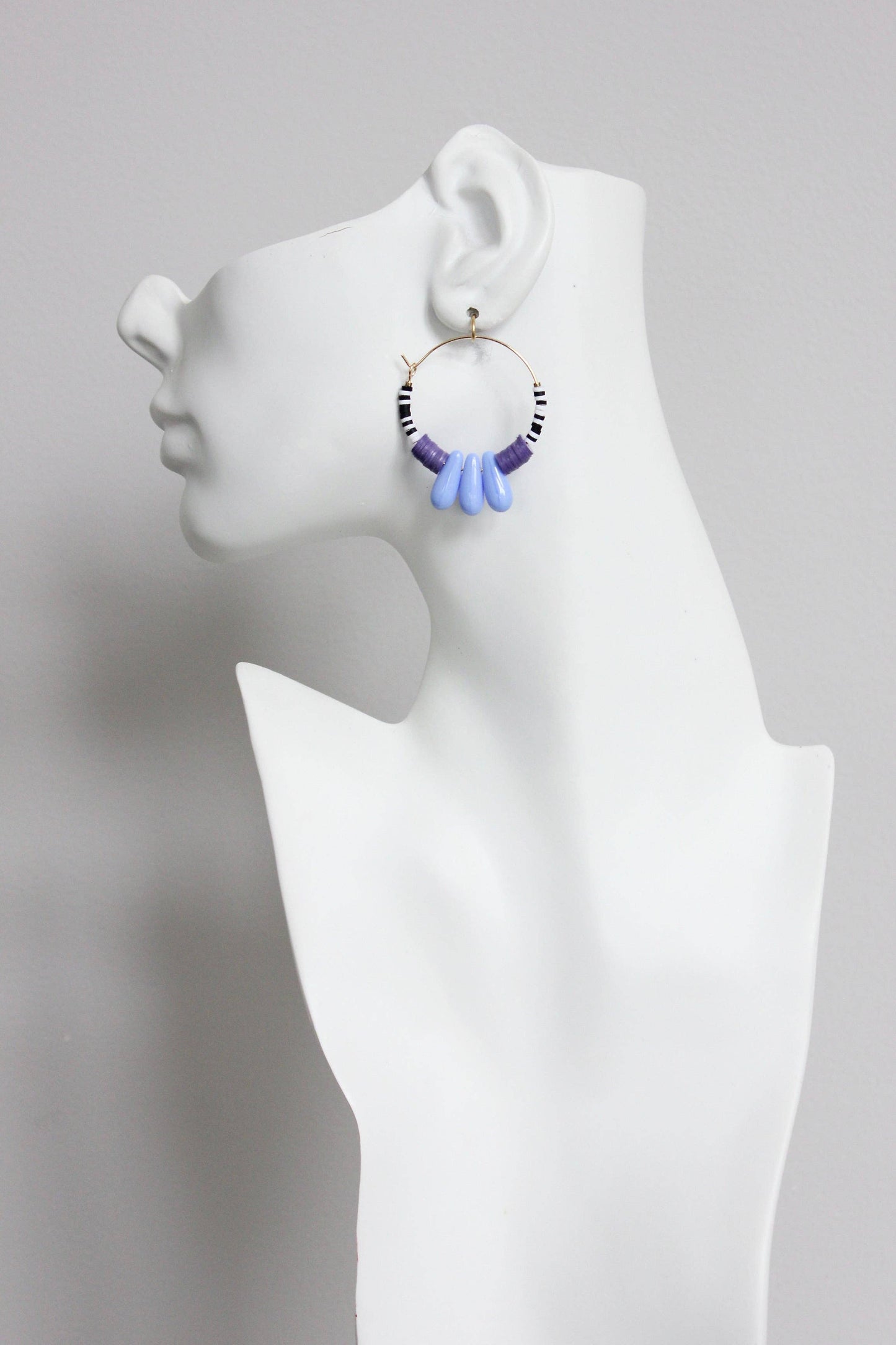 GNDE29 lavender and purple hoop earrings