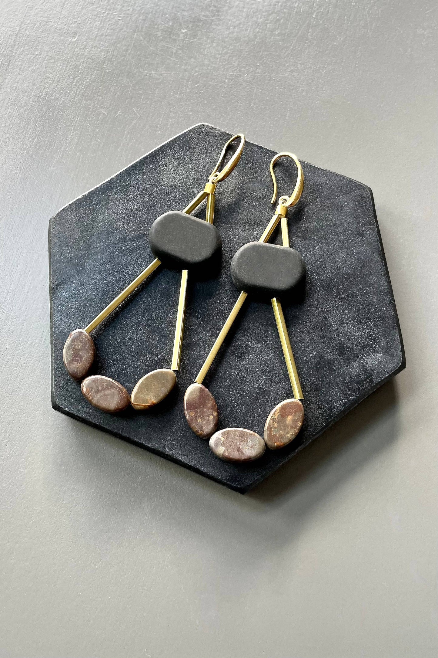 XINE26 Black agate and jasper geometric earrings