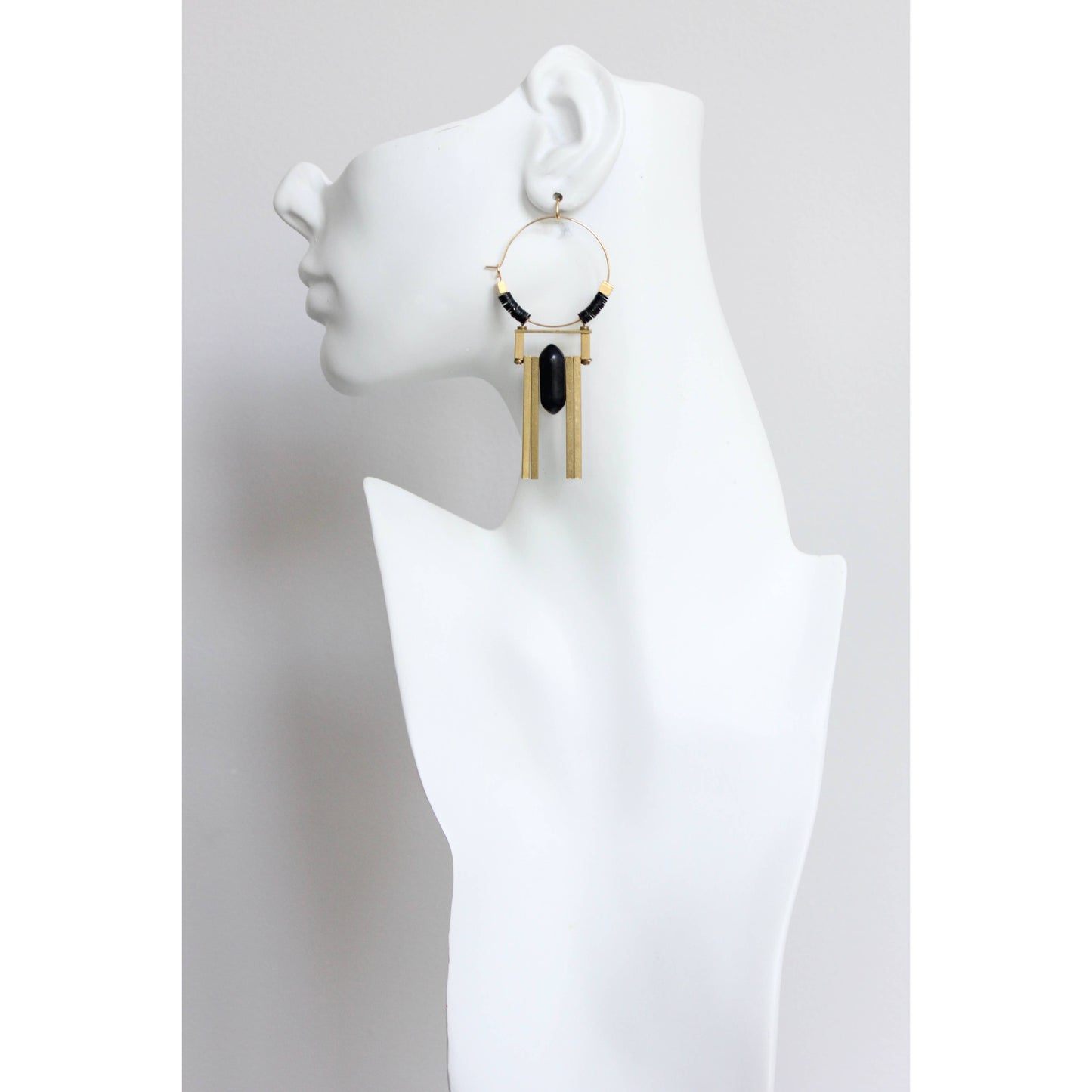 FERE102 Art Deco jet hoop earrings