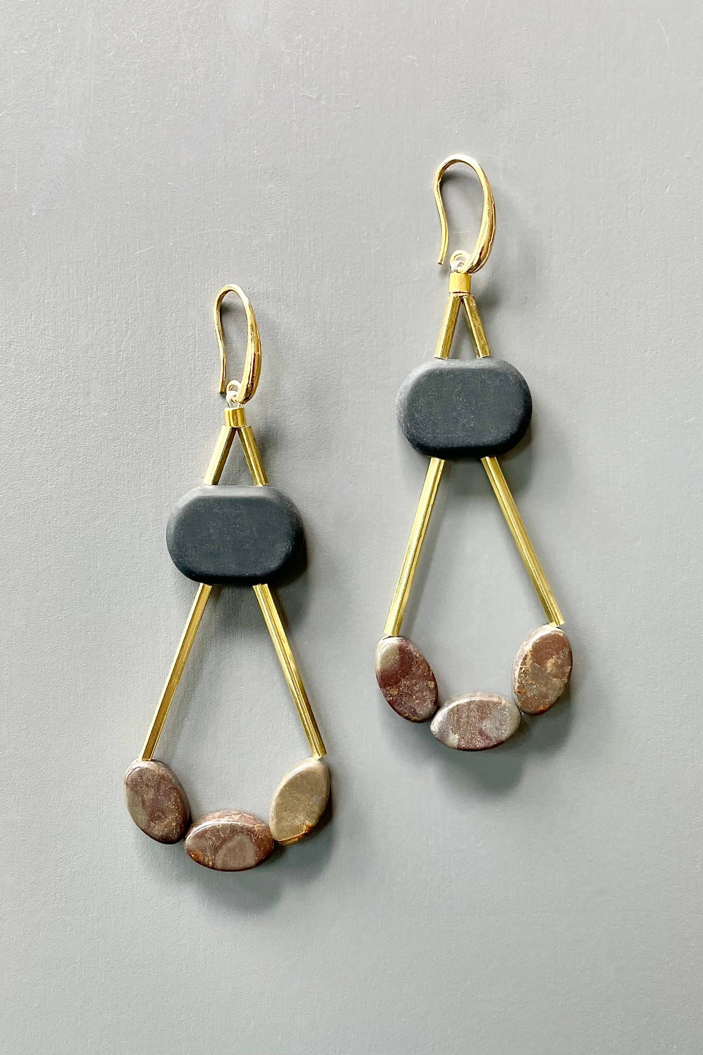 XINE26 Black agate and jasper geometric earrings