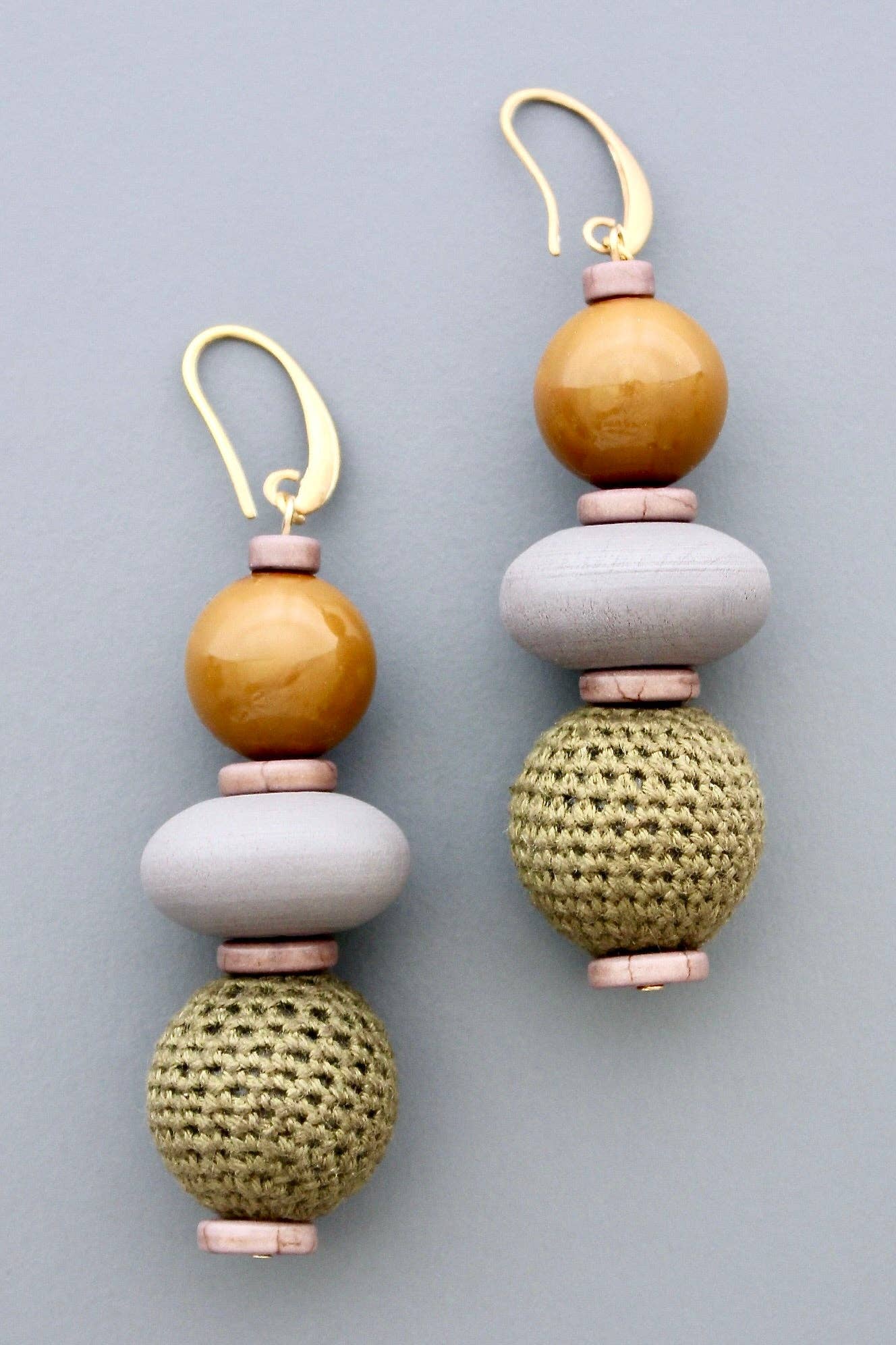HYLE76 Wood and acrylic earrings