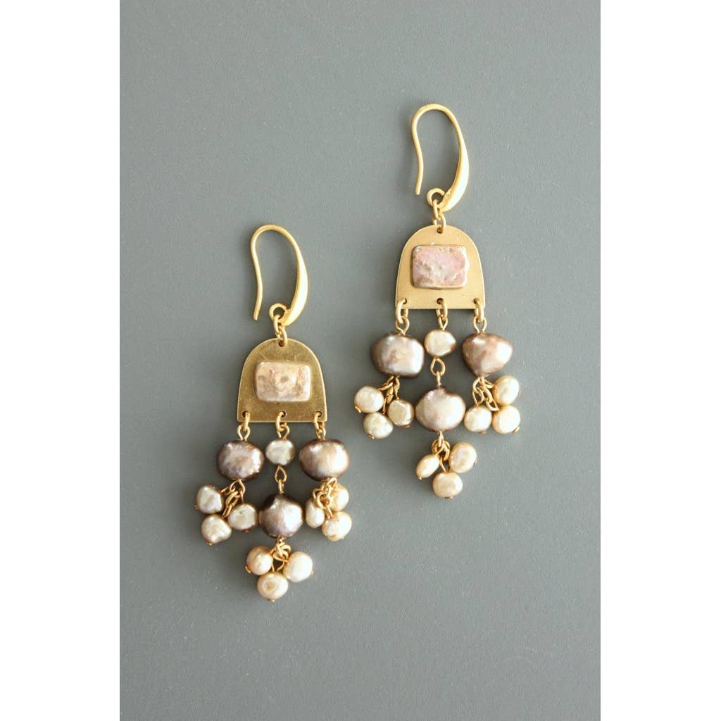 ATHE27 Fresh water pearl earrings