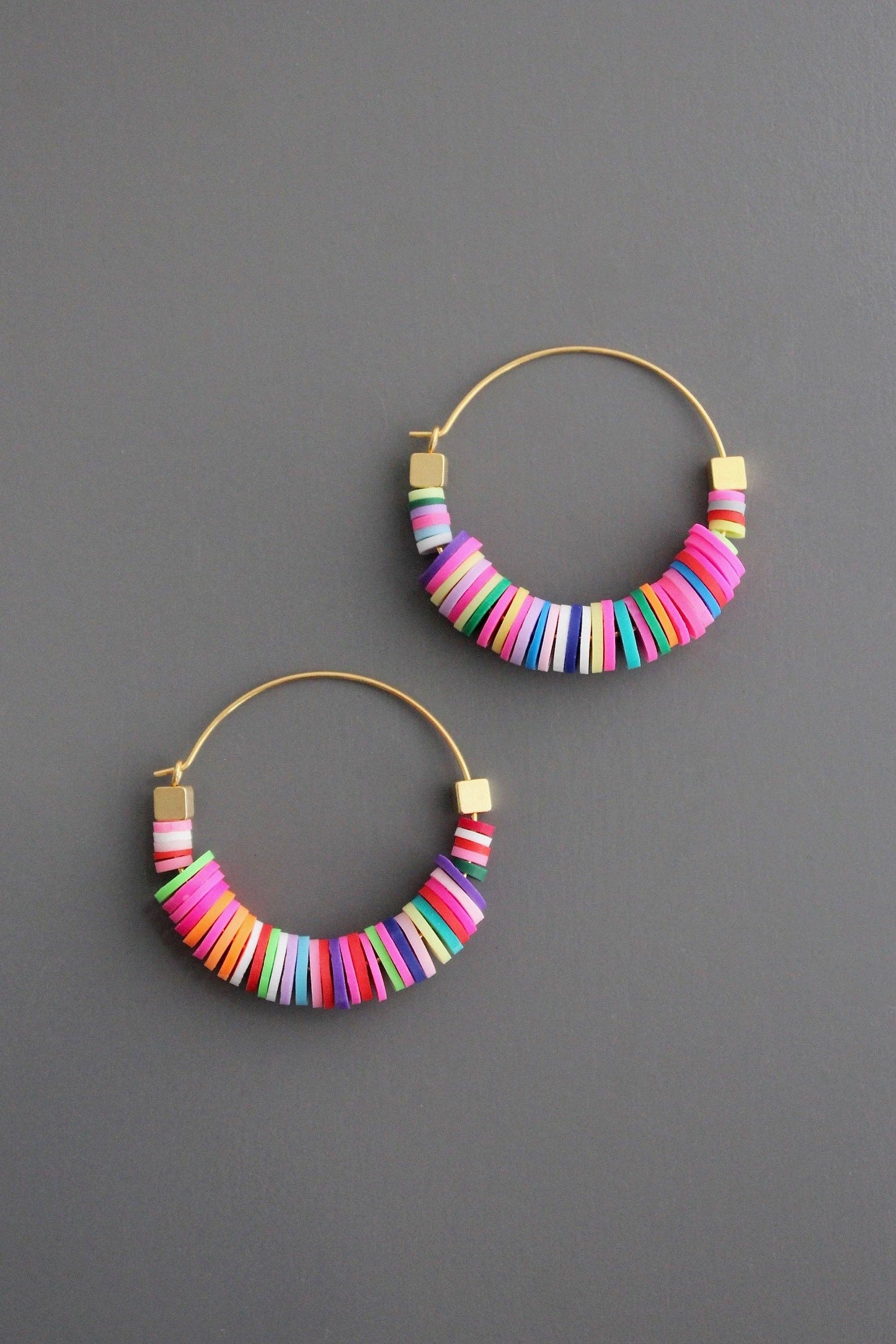 EMIE17 Rainbow hoop earrings
