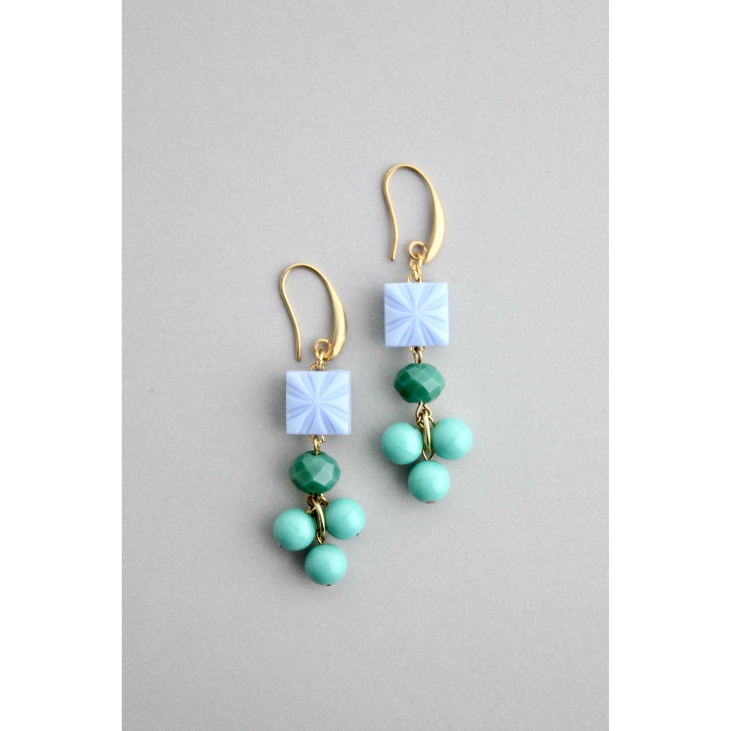 GNDE58 periwinkle, green, and turquoise earrings