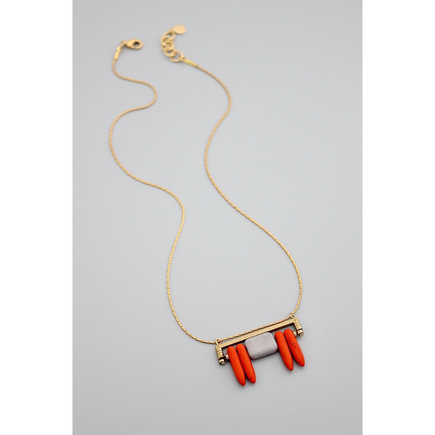 GND318 red and gray magnesite geometric necklace