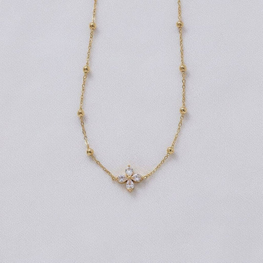 Clover Zirconia Necklace and Bracelet Set: A1