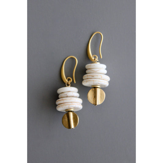 BKNE05 White magnesite and brass earrings