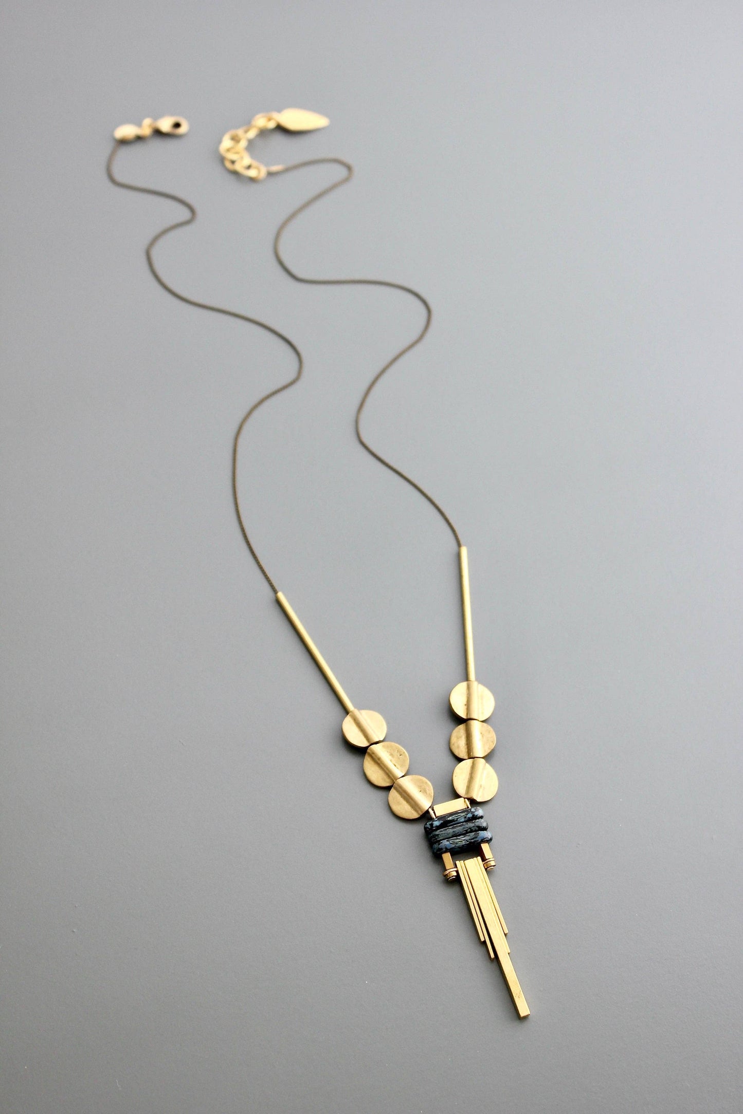 FER524 Geometric glass pendant necklace