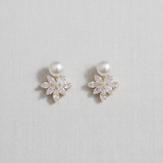 Zirconia Maple Leaf Pearl Earrings