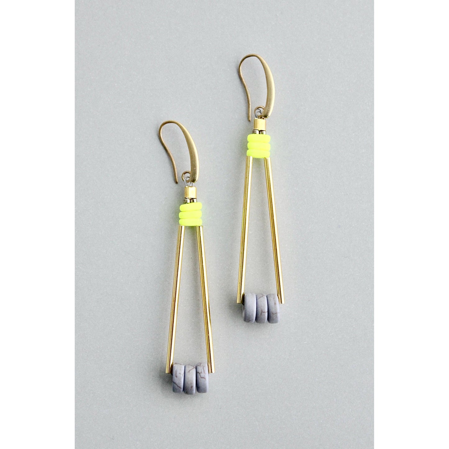 GNDE83 neon yellow and gray earrings